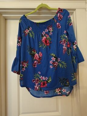 New York Laundry Blue Floral Off-Shoulder Women's Top